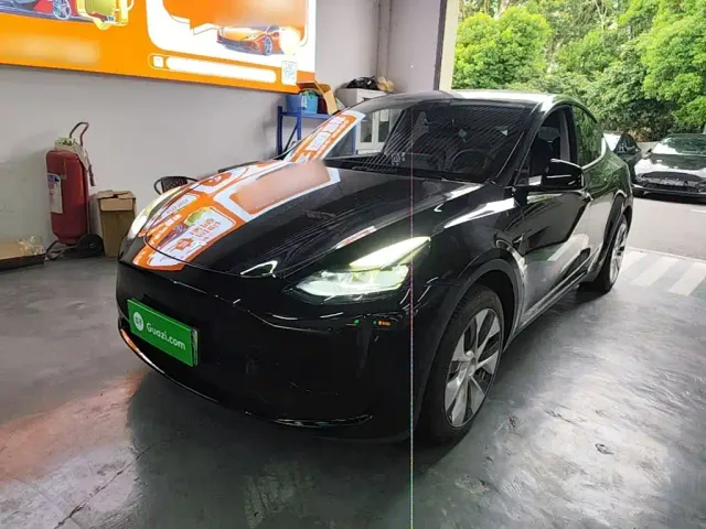 Фотография автомобиля — Tesla Model Y