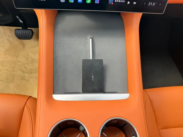 Xiaomi YU7 — Фото автомобиля 27