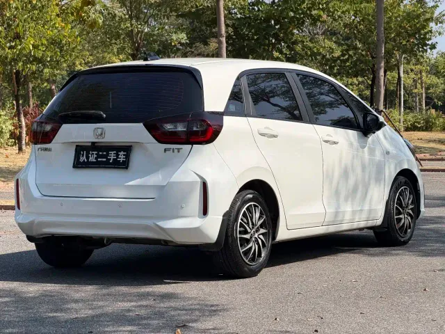 Honda Fit — Фото автомобиля 8