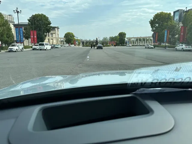 Geely Galaxy Starship 7 EM-i — Фото автомобиля 18