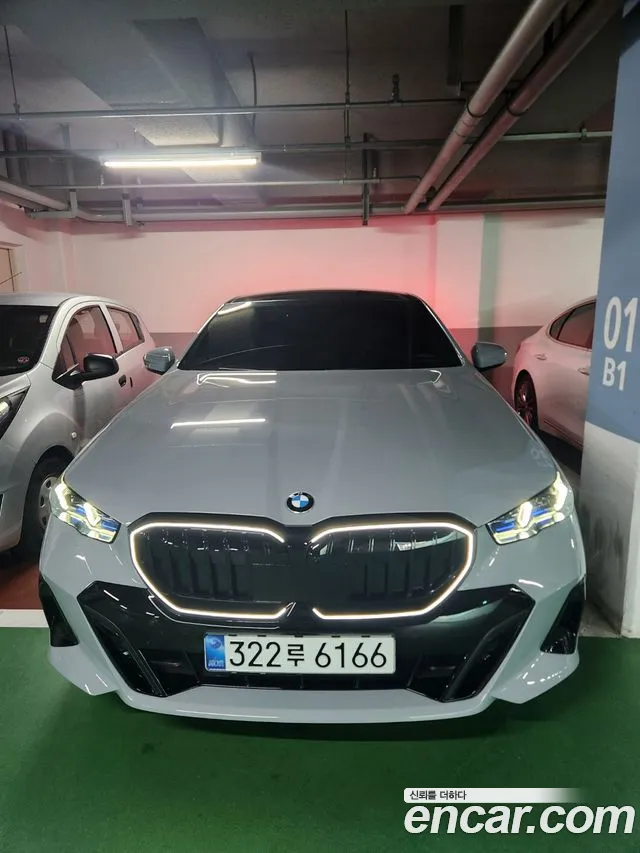 Фотография автомобиля — BMW 5 Series