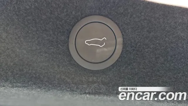 Tesla Model 3 — Фото автомобиля 25