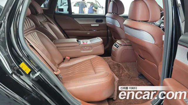 Genesis G90 Бензин 3.5 турбо AWD — Фото автомобиля 12