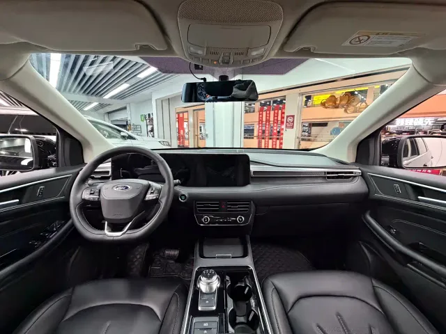Ford Edge — Фото автомобиля 8