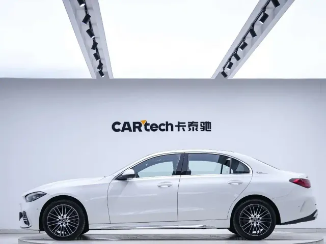 Mercedes-Benz C-Class — Фото автомобиля 4