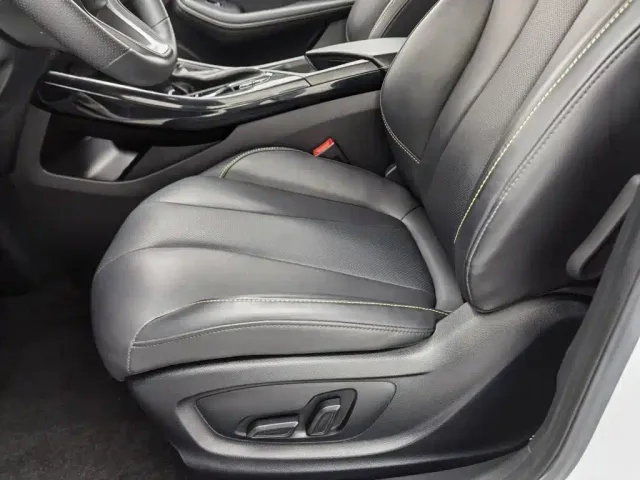 Roewe i5 — Фото автомобиля 20