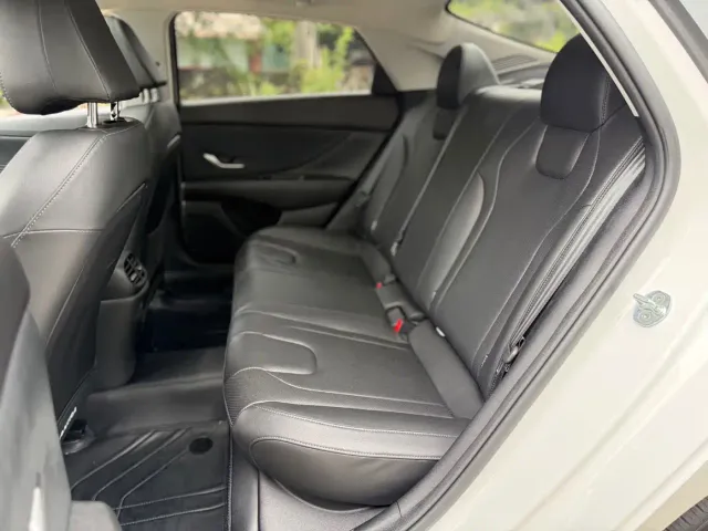 Hyundai Elantra — Фото автомобиля 15