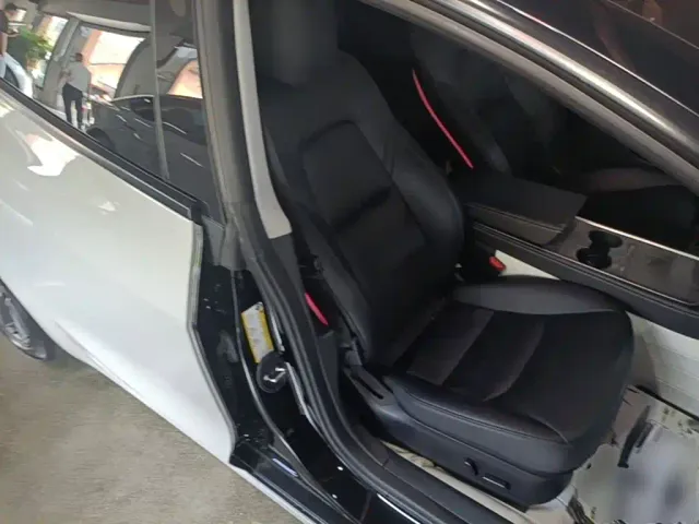 Tesla Model 3 — Фото автомобиля 24