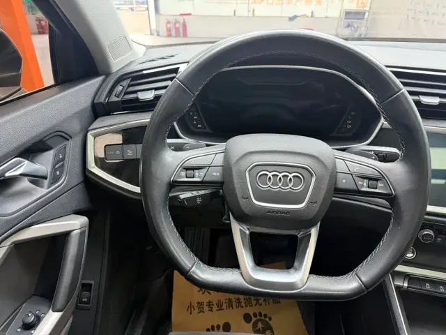 Audi Q3 — Фото автомобиля 13