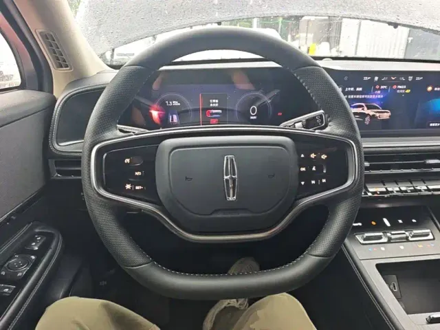 Lincoln Corsair — Фото автомобиля 10