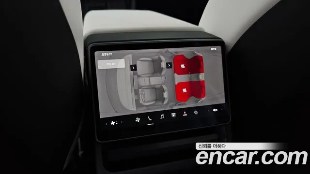Tesla Model 3 — Фото автомобиля 8