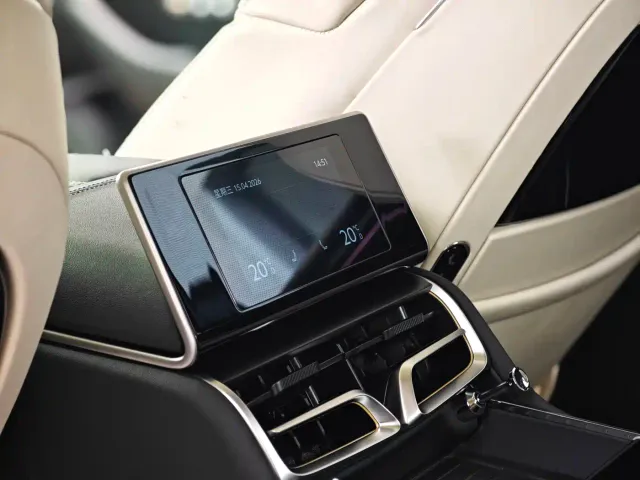 Bentley Flying Spur — Фото автомобиля 15