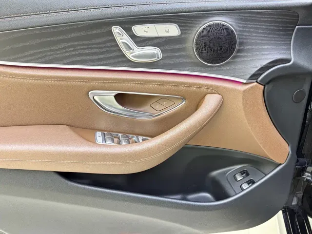 Mercedes-Benz E-Class — Фото автомобиля 13