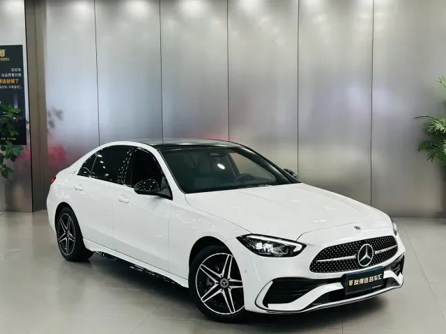Mercedes-Benz C-Class — Фото автомобиля 3