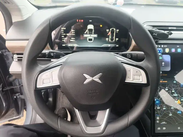 Xpeng P5 — Фото автомобиля 10