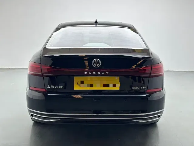 Volkswagen Passat — Фото автомобиля 8