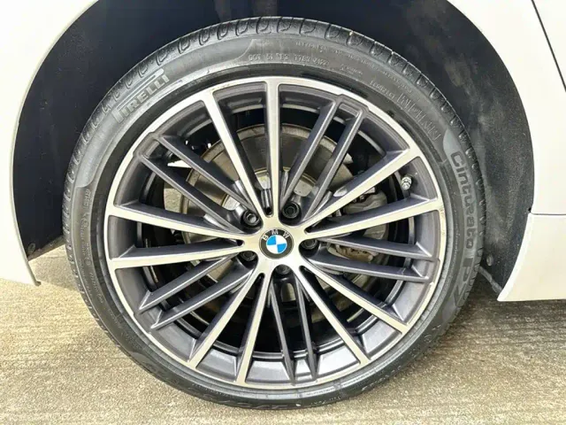 BMW 5 Series — Фото автомобиля 20