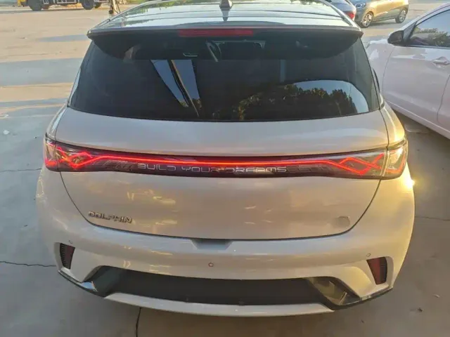 BYD Dolphin 2021 Model 405km Fashion Edition — Фото автомобиля 3