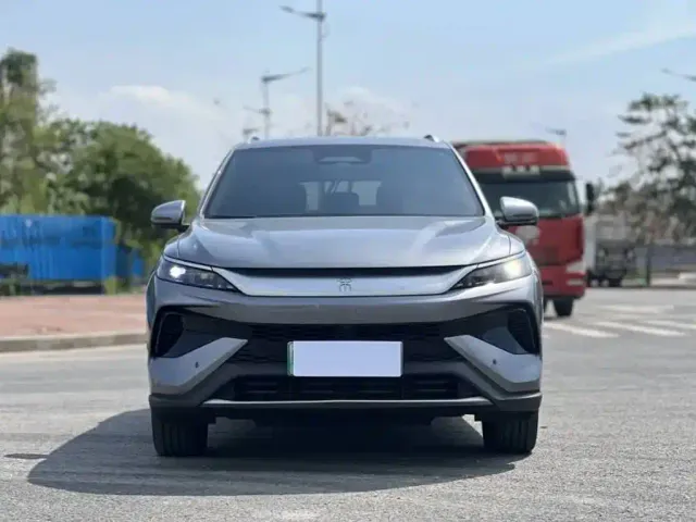 BYD Song Pro — Фото автомобиля 2