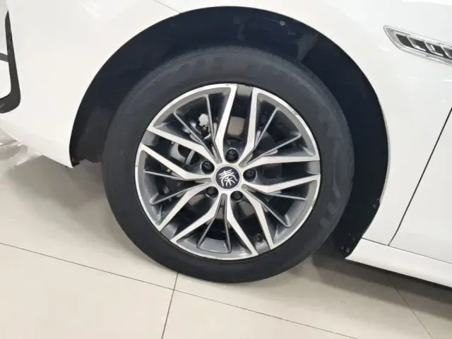BYD Qin PLUS — Фото автомобиля 22