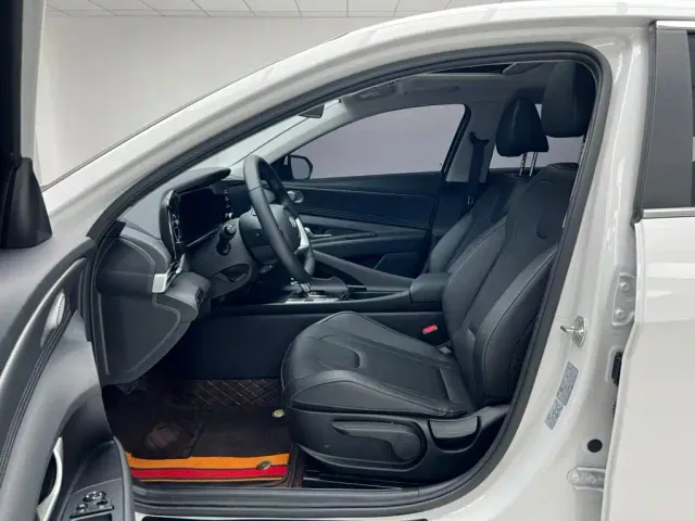 Hyundai Elantra — Фото автомобиля 7