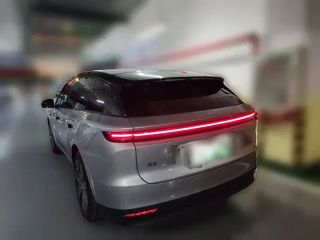 Li Auto i6 — Фото автомобиля 4