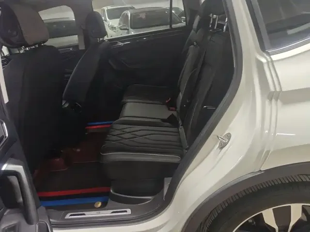 Volkswagen Tiguan L — Фото автомобиля 19