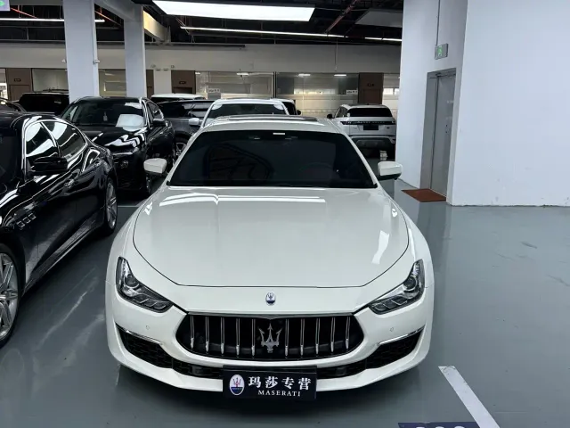 Maserati Ghibli — Фото автомобиля 2