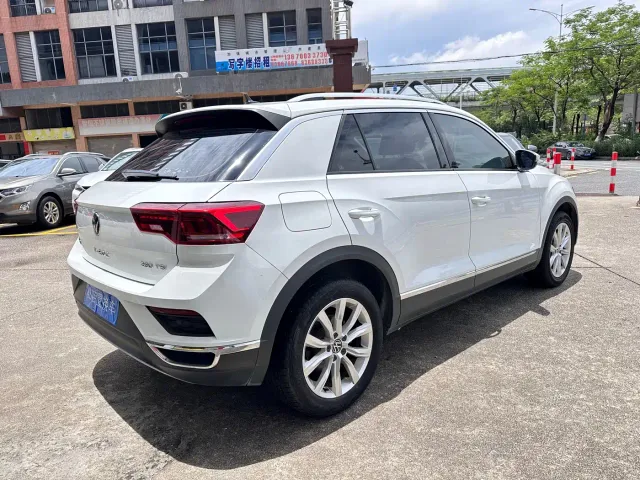 Volkswagen T-Roc — Фото автомобиля 6