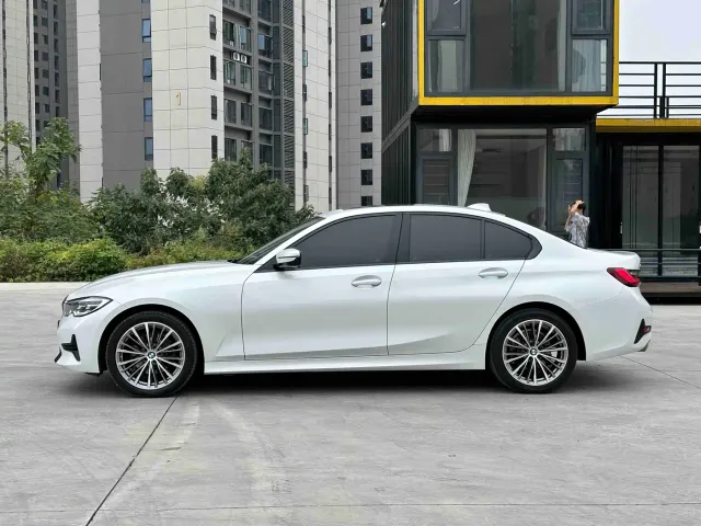 BMW 3 Series — Фото автомобиля 7