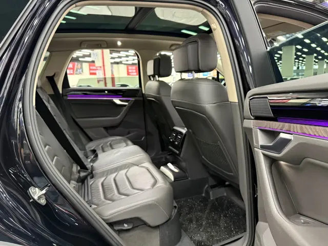Volkswagen Touareg — Фото автомобиля 15