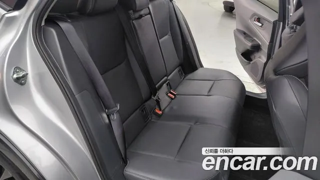 Toyota Prius Generation 5 — Фото автомобиля 18