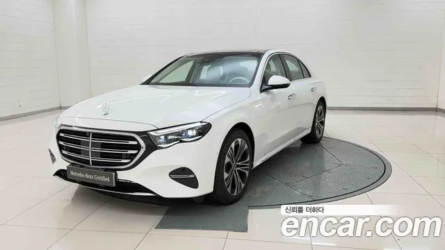 Mercedes-Benz E-Class — Фото автомобиля 2