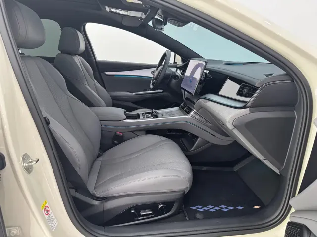 BYD Seal 07 DM-i — Фото автомобиля 10