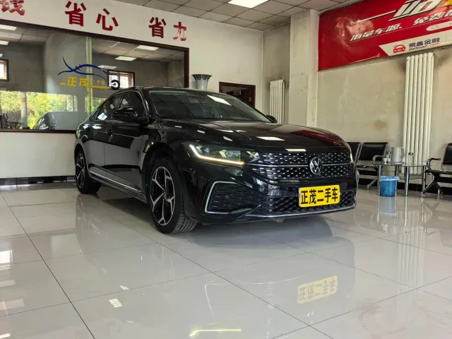 Volkswagen Passat — Фото автомобиля 3