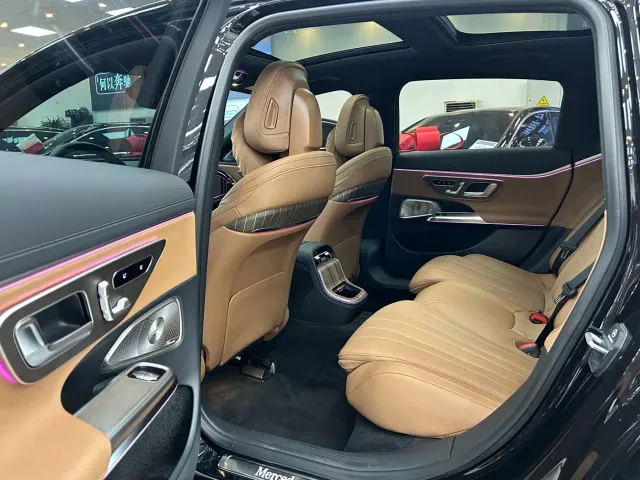Mercedes-Benz E-Class — Фото автомобиля 5