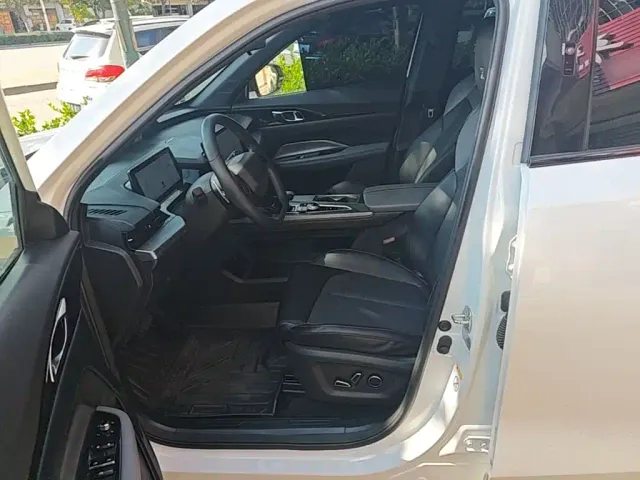 Changan Oshan Z6 EV — Фото автомобиля 14