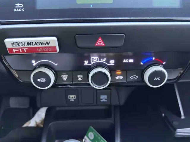 Honda Fit — Фото автомобиля 16