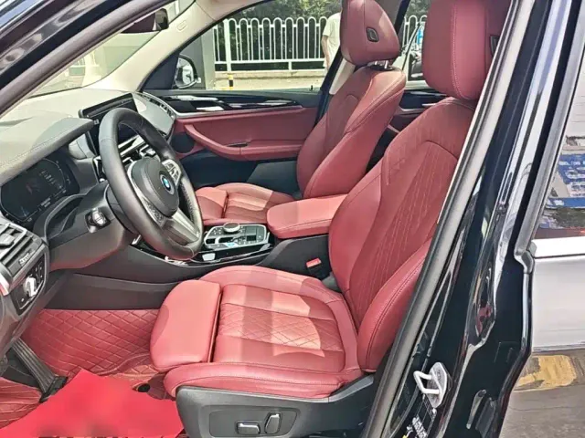 BMW iX3 — Фото автомобиля 14
