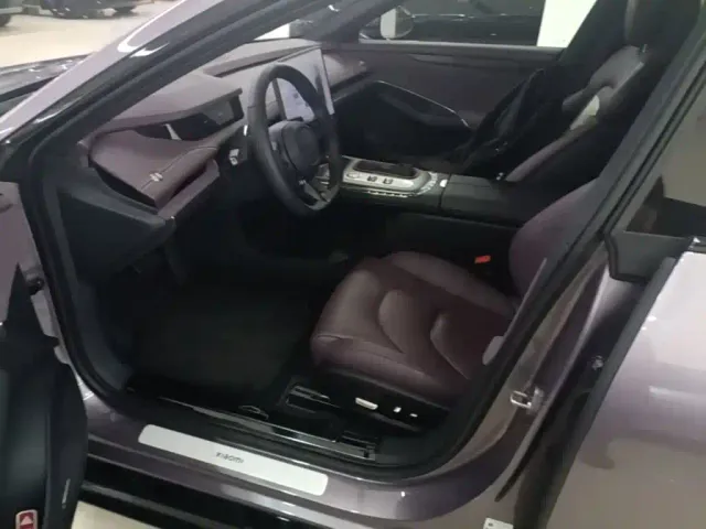 Xiaomi SU7 — Фото автомобиля 15