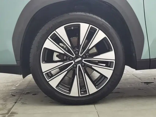 Geely Boyue L — Фото автомобиля 17