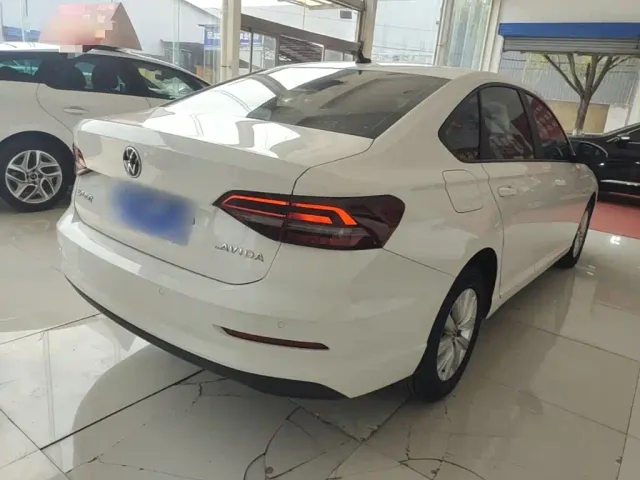 Volkswagen Lavida — Фото автомобиля 6