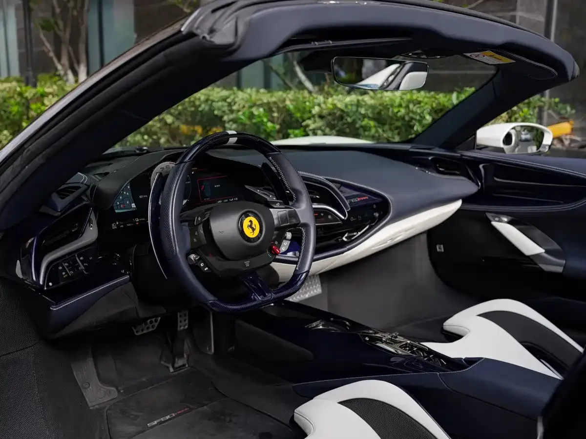 Ferrari SF90 2021 3.9T V8 Spider — Фото автомобиля 14