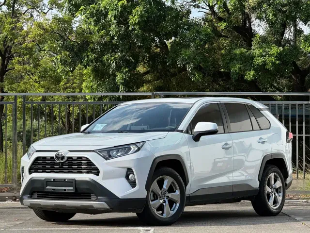 Toyota RAV4 — Фото автомобиля 2