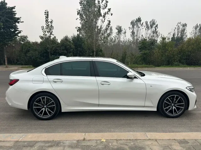 BMW 3 Series — Фото автомобиля 4