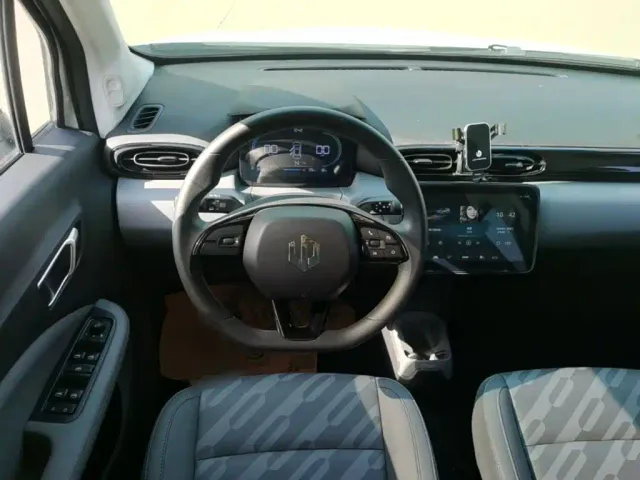 Leapmotor T03 — Фото автомобиля 10