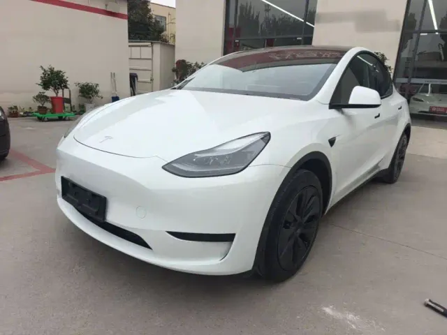 Фотография автомобиля — Tesla Model Y
