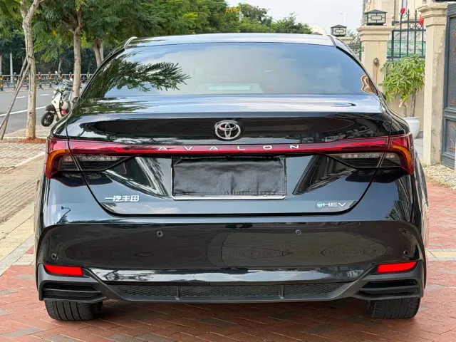 Toyota Avalon — Фото автомобиля 8