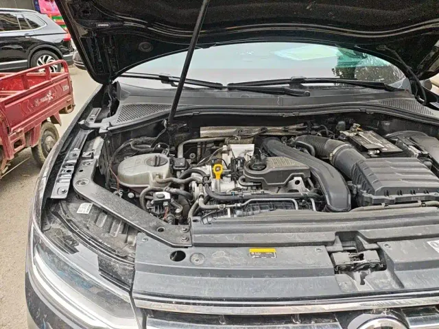 Volkswagen Tiguan L — Фото автомобиля 18
