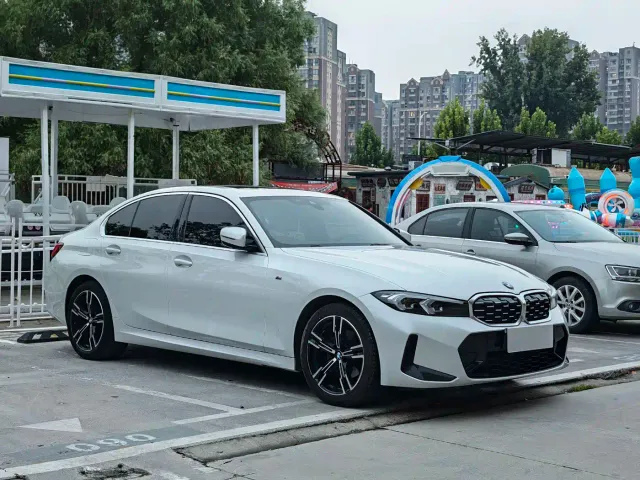 BMW 3 Series — Фото автомобиля 3
